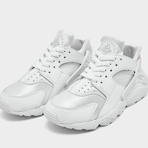New Women's Nike Air Huarache Size 6